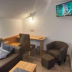بيت ضيافة Alte Schmiede