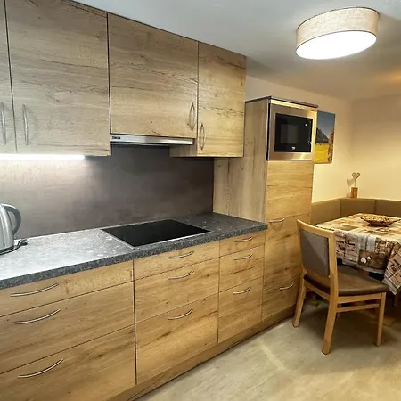 Alte Schmiede 4*