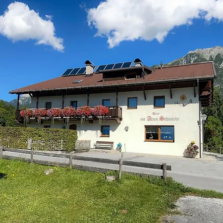 Casa de hóspedes Alte Schmiede 3*